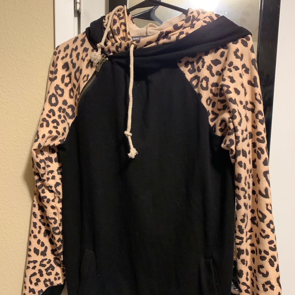 Leopard double hood